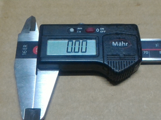 เวอร์เนียดิจิตอล ยี่ห้อ Mahr ของเยรมัน เหมือนใหม่ใช้งานมาน้อย ระยะการทำงาน 150 มม. แสดงผลเป็นตัวเลย LCD สีดำ ทศนิยม 2 ตำแหน่ง