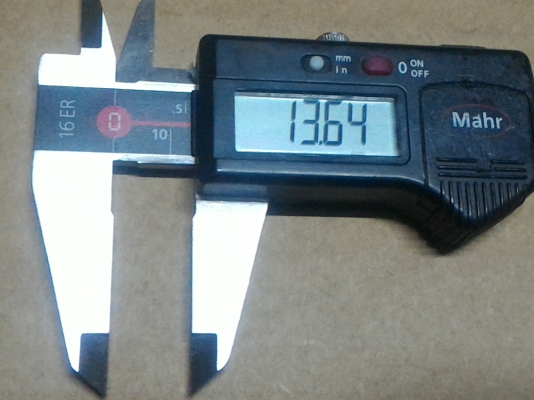 เวอร์เนียดิจิตอล ยี่ห้อ Mahr ของเยรมัน เหมือนใหม่ใช้งานมาน้อย ระยะการทำงาน 150 มม. แสดงผลเป็นตัวเลย LCD สีดำ ทศนิยม 2 ตำแหน่ง