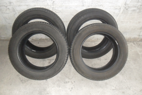 ยาง บริสโตน 175/65R15ปี13 สวยๆ 4 เส้น ราคา 1700 บาท