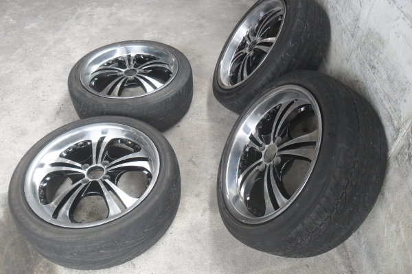 ล้อแม็ก17นิ้ว4รู100 พร้อมยาง สวยๆ 4 ล้อ ราคา 6800 บาท