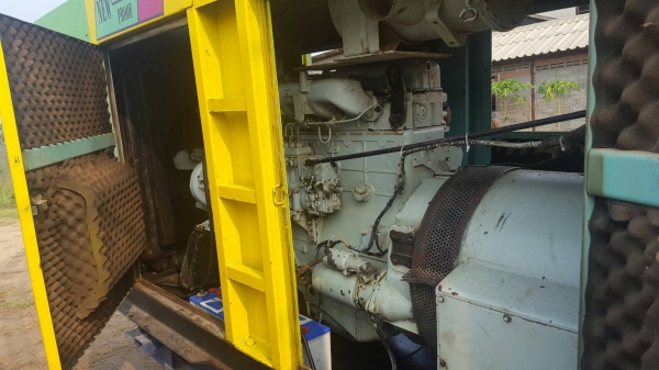 เครื่องปั้นไฟ 100 ก.กวัตว์ เครื่อง 6สูบนิสัน PEไช้งานได้ปกติ เครื่องปั้นไฟ 100 ก.กวัตว์ เครื่อง 6สูบนิสัน PEไช้งานได้ปกติ