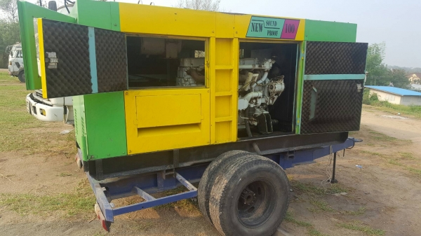 เครื่องปั้นไฟ 100 ก.กวัตว์ เครื่อง 6สูบนิสัน PEไช้งานได้ปกติ