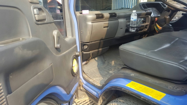 6ล้ออีซุNKR เครือง130 เทอร์โบ พวงมาลัยเพาเวอ พร้อมคอกเหล็ก ทะเบียนเอกสารครบ ราคาต่อลอง