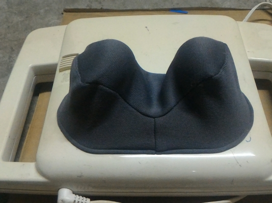 เครื่องนวด MASSEUR  PRO ทำงานเหมือนนิ้วมือคนบีบคล้าย นวดแขน ขา และลำตัวได้  ใช้ไฟ 100 V. กำลังไฟแค่ 11 W.  ทำงานได้เงียบมากๆ