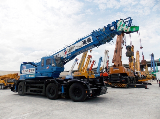 ขายด่วน เครน 6 ล้อ 70 ตัน KATO  KR70H