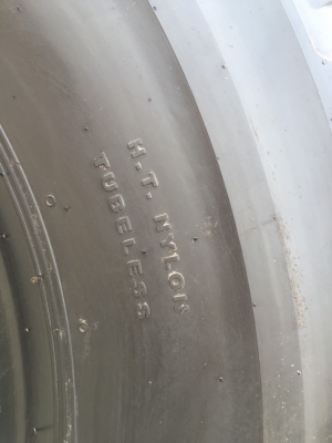 ยางใหม่ 1800-33 หนา 32 ชั้นกับ 40 ชั้นก็มีขายนะครับ ยางใหม่ 1800-33 หนา 32 ชั้นกับ 40 ชั้นก็มีขายนะครับ