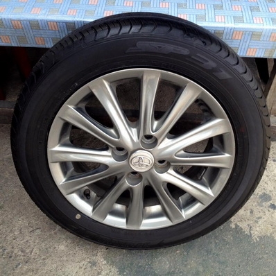 ล้ออะไหล่ 1 วง VIOS 12ก้าน สีรมดำ พร้อมยาง DUNLOP 175 60 15 ปี11-12ดอกเต็ม ตจวส่งได้ครับ