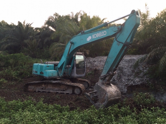 ขายแบคโฮ KOBELCO SK200 YN10 สภาพสวย เล่มทะเบียน สนใจโทร 081-970-1072