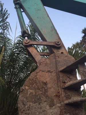 ขายแบคโฮ KOBELCO SK200 YN10 สภาพสวย เล่มทะเบียน สนใจโทร 081-970-1072