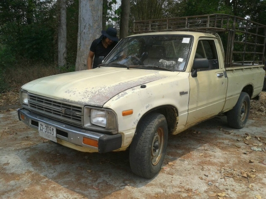 (บอกแล้วว่าช้าอดนะคราบปิดการขายแล้วคร้าบ)ขายรถกระบะtoyota RN30 เครื่องเดิมเบนซิน ระบบแอร์ยังอยู่ครบเติมน้ำยาใช้ได้เลย  ทะเบียนพร้อมโอน