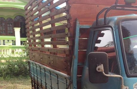 6ล้อบรรทุก ISUZU KS-110 ฝาดำ เกียร์สั้นสาย Fหน้า-หลัง คัสซีดี พ.ธรรมดา กระบะพื้นไม้คอกไม้เกษตร ยาว4.30ม. ยาง8.25/16 พร้อมใช้งาน เล่มฯ ครบ ภาษี1ปี **ขาย ISUZU KS-110 แรง 6ล้อบรรทุก ช่วงล่างใหญ่ พร้อมลุยงาน ISUZU KS 4BE1-110HP ฝาดำ เกี