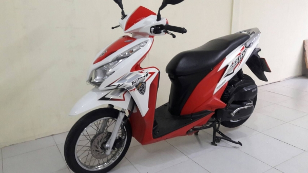 ขายClick125i หัวฉีด ปี56 รถเดิมสภาพดี(ฟรีหมวกกันน็อคใหม่1ใบ)