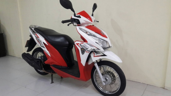 ขายClick125i หัวฉีด ปี56 รถเดิมสภาพดี(ฟรีหมวกกันน็อคใหม่1ใบ)