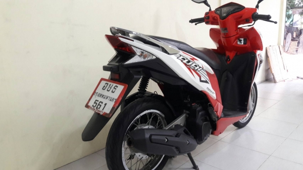 ขายClick125i หัวฉีด ปี56 รถเดิมสภาพดี(ฟรีหมวกกันน็อคใหม่1ใบ)