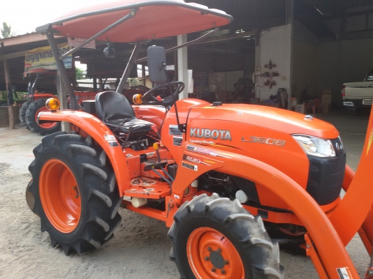 ปัญญาแทรคเตอร์..จัดมาให้ครับ ด่วน!!!คูโบต้า L3608 พร้อมใบมีดคานบน พร้อมผาน6 ตราช้าง22&times;6รถไร่สีเดิมๆ จัดส่ง อ.ลานสัก จ.อุทัยธานี