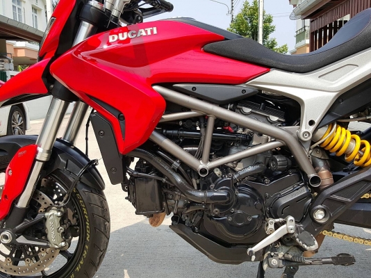 ขาย Ducati Hyperstrada 821 ปี 2014 สภาพสวยมากหล่อเลย