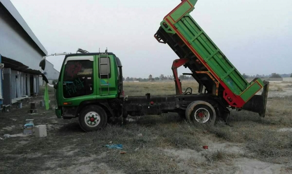 ขายรถดั้ม เดก้า195แรง พ.เพาเวอร์ เบรกทิฟฟี่ ยาง825ขอบ16 ภายในสวย แอร์เย็น รถสวยพร้อมใช้งาน เอกสารพร้อมโอน สนใจโทร 090-8588220คุณนะ 093-3258446คุณบิว หรือเข้าดูสินค้าอื่นๆได้ที่ www.truck.in.th/498 หรือเพจFacebook ณรงค์ ซื้อขายรถมือสอง (เว็บไซต์ส่วนตัว) หร