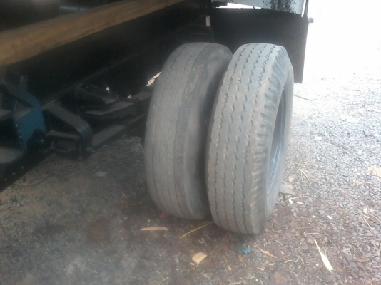 MITSUBISHI  115 เทอร์โบ  พวงมาลัยเพาเวอร์  มีแอร์ กระบะกว้าง 2.10  เมตร  ยาว  4.40  เมตร  ดั้ม  ปี  50  เครื่องดี  ครัชชีสวย  รถพร้อมใช้งาน  เอกสารพร้อม