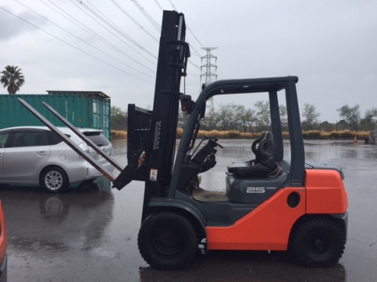 ขายรถโฟลคลิฟท์ TOYOTA 8FD25 ,เครื่องยนต์ดีเซล 2Z ,เสายกสูง 4 เมตร ,งาปรับคว่ำ-หงาย , รถนำเข้าจากญี่ปุ่น 100\% ขายรถโฟลคลิฟท์ TOYOTA 8FD25 ,เครื่องยนต์ดีเซล 2Z ,เสายกสูง 4 เมตร ,งาปรับคว่ำ-หงาย , รถนำเข้าจากญี่ปุ่น 100\%