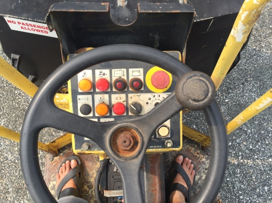 ขายรถBomagรุ่นBW80 นำเข้าจากญี่ปุ่น ไม่เคยใช้งานในไทย มีเอกสารพร้อมจดทะเบียน น้ำหนัก1.6ตันหน้าเหล็กหลังเหล็ก บดอัดสั่นสเทือนได้ทั้ง2ล้อ เอวออ่น เครื่องยนต์ดีเซลคูโบต้า3สูบ สภาพดีพร้อมใช้งาน ขายรถBomagรุ่นBW80 นำเข้าจากญี่ปุ่น ไม่เคยใช้งานในไทย มีเอกสารพร้อมจดทะเบียน น้ำหนัก1.6ตันหน้าเหล็กหลังเหล็ก บดอัดสั่นสเทือนได้ทั้ง2ล้อ เอวออ่น เครื่องยนต์ดีเซลคูโบต้า3สูบ สภาพดีพร้อมใช้งาน