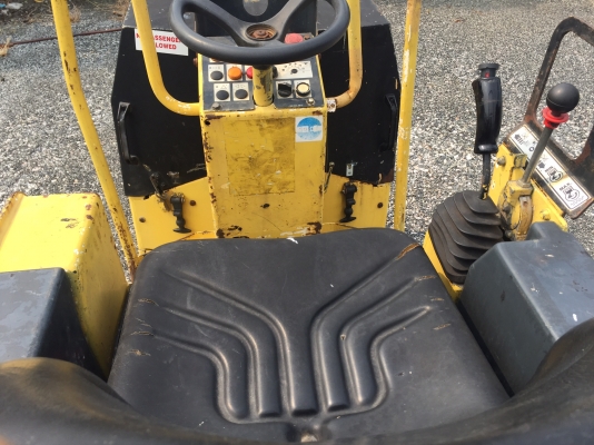 ขายรถBomagรุ่นBW80 นำเข้าจากญี่ปุ่น ไม่เคยใช้งานในไทย มีเอกสารพร้อมจดทะเบียน น้ำหนัก1.6ตันหน้าเหล็กหลังเหล็ก บดอัดสั่นสเทือนได้ทั้ง2ล้อ เอวออ่น เครื่องยนต์ดีเซลคูโบต้า3สูบ สภาพดีพร้อมใช้งาน ขายรถBomagรุ่นBW80 นำเข้าจากญี่ปุ่น ไม่เคยใช้งานในไทย มีเอกสารพร้อมจดทะเบียน น้ำหนัก1.6ตันหน้าเหล็กหลังเหล็ก บดอัดสั่นสเทือนได้ทั้ง2ล้อ เอวออ่น เครื่องยนต์ดีเซลคูโบต้า3สูบ สภาพดีพร้อมใช้งาน