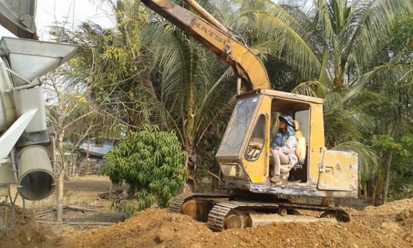 ขายด่วน ยกคู่ครับ Komatsu Pc60-2 รถหกล้อ อีสูสุ 110 แรง ขายด่วน ยกคู่ครับ Komatsu Pc60-2 รถหกล้อ อีสูสุ 110 แรง