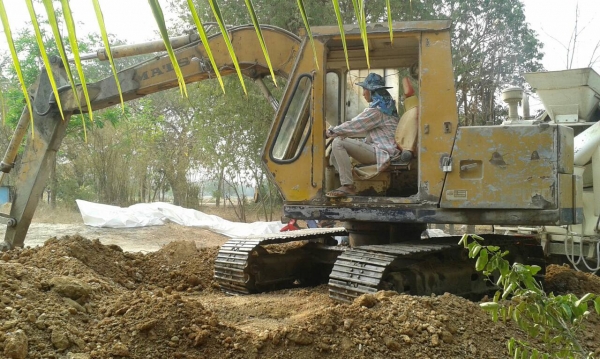 ขายด่วน ยกคู่ครับ Komatsu Pc60-2 รถหกล้อ อีสูสุ 110 แรง ขายด่วน ยกคู่ครับ Komatsu Pc60-2 รถหกล้อ อีสูสุ 110 แรง