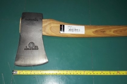 ขายหัวขวานเสือ3 1/2 HULT'S CELEBRATED AXES. MADE IN SWEDEN.