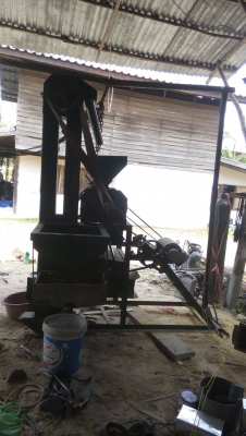 ลดสุดๆๆ 22,000บาทงดต่อรอง. ขายโรงสีข้าวประยูรยนต์ พร้อมใช้ หิน18ลูกหินเบิกใหม่ ใช้งานกันยาวๆๆ