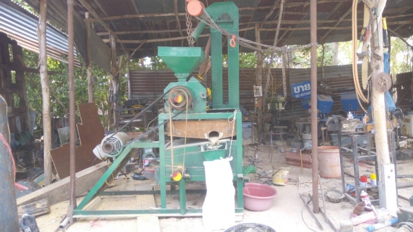 ลดสุดๆๆ 22,000บาทงดต่อรอง. ขายโรงสีข้าวประยูรยนต์ พร้อมใช้ หิน18ลูกหินเบิกใหม่ ใช้งานกันยาวๆๆ