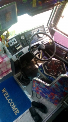 ขายรถบัสแอร์ชั้นครึ่งทรงมังกร ถุงลม เครื่อง DAEWOO ช่วงล่าง ISUZU ทั้งคัน คานหน้า-คานท้าย ISUZU แอร์ไฟฟ้า ยางเรเดียล ล้อแม็กซ์ เครื่องเสียงพร้อม สภาพพร้อมใช้งาน ราคา 600,000 บาท ต่อรองได้ สนใจติดต่อ คุณเสน่ห์ โทร 081-2924481 , 085-1988301