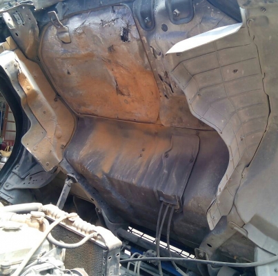 หกล้อ อีซูซุ NPR130ดั้ม 5คิวกะบะมีเนียม สภาพดีสวยพร้อมใช้ ทะเบียนพร้อมโอน