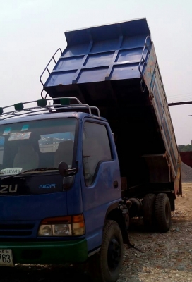 หกล้อ อีซูซุ NPR130ดั้ม 5คิวกะบะมีเนียม สภาพดีสวยพร้อมใช้ ทะเบียนพร้อมโอน