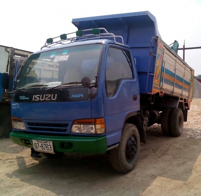 หกล้อ อีซูซุ NPR130ดั้ม 5คิวกะบะมีเนียม สภาพดีสวยพร้อมใช้ ทะเบียนพร้อมโอน