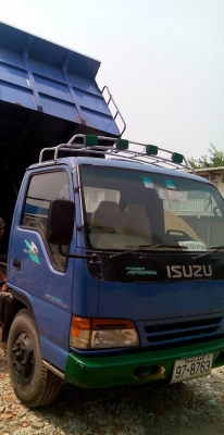 หกล้อ อีซูซุ NPR130ดั้ม 5คิวกะบะมีเนียม สภาพดีสวยพร้อมใช้ ทะเบียนพร้อมโอน