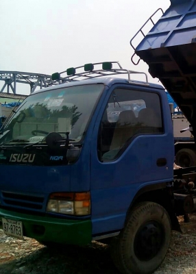 หกล้อ อีซูซุ NPR130ดั้ม 5คิวกะบะมีเนียม สภาพดีสวยพร้อมใช้ ทะเบียนพร้อมโอน