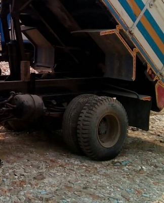 หกล้อ อีซูซุ NPR130ดั้ม 5คิวกะบะมีเนียม สภาพดีสวยพร้อมใช้ ทะเบียนพร้อมโอน