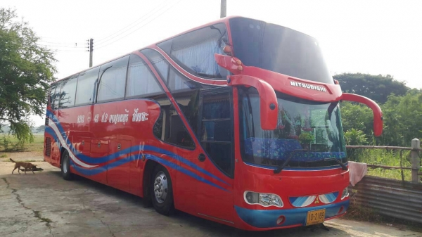 ขายรถบัสแอร์ชั้นครึ่ง ตัวถังต่อใหม่ สองเสา อู่ช่างทูรย์บ้านโป่ง ถุงลมเขาควาย MITSU ทั้งคัน เครื่อง MITSU คานหน้า-คานท้าย MITSU ช่วงล่าง MITSU ฝ้าภายในจิ๊กซอ VIP แอร์บูสตาร์ ระบบเหมือนแปดล้อ ยางเรเดียลใหม่หมด 6 เส้น  กระทะโครเมียมทั้งคัน เครื่องเสีย