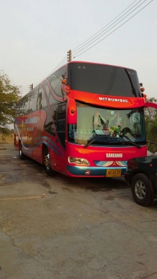 ขายรถบัสแอร์ชั้นครึ่ง ตัวถังต่อใหม่ สองเสา อู่ช่างทูรย์บ้านโป่ง ถุงลมเขาควาย MITSU ทั้งคัน เครื่อง MITSU คานหน้า-คานท้าย MITSU ช่วงล่าง MITSU ฝ้าภายในจิ๊กซอ VIP แอร์บูสตาร์ ระบบเหมือนแปดล้อ ยางเรเดียลใหม่หมด 6 เส้น  กระทะโครเมียมทั้งคัน เครื่องเสีย