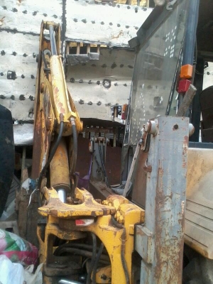 ขายรถหน้าตักหลังขุดMF