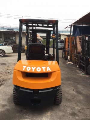 โฟล์คลิฟ Toyota รุ่น7 ดีเซล โฟล์คลิฟ Toyota รุ่น7 ดีเซล