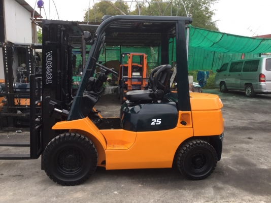 โฟล์คลิฟ Toyota รุ่น7 ดีเซล