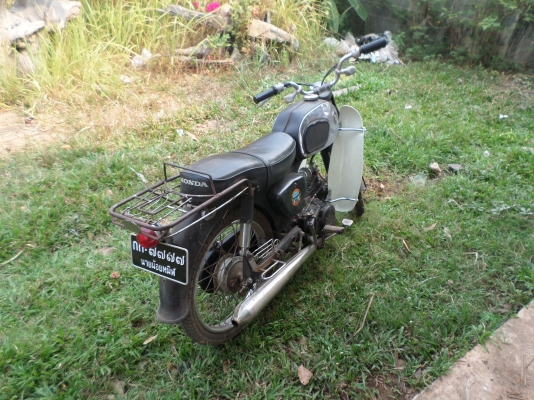 ขายมอไซค์คลาสสิคฮอนด้าชี200 สภาพเทพๆแห้ง เครื่องไนท์110 เครื่องฟิตไม่ดังไม่หอนไม่ควัน เอกสารเครื่องเล่มพร้อมชุดโอน ออกใบซื้อขายให้แต่โอนไม่ได้ต่อภาษีไม่ได้นะครับไว้ขี่เล่นสวยงามไปตลาด ราคา 35,000บาท สนใจสอบถามได้ครับ  เบอร์ติดต่อ 080-1696651 รถอยู่ที่โรงพ