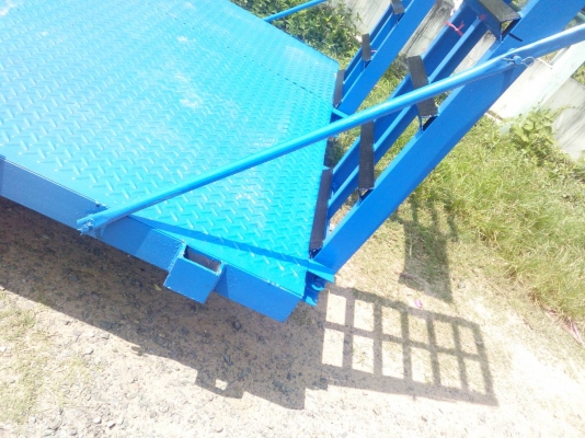 รถลากรถเกี่ยว รถไถ รถเมคโครเล็ก รถลากรถเกี่ยว รถไถ รถเมคโครเล็ก