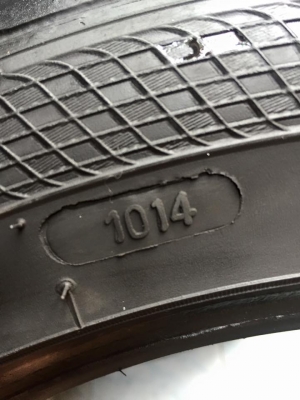 ขายยาง ACCELERA 195-55-15 ปี14 ดอกหนา สภาพสวยมาก พร้อมซิ่ง คู่ละ 1,400 บาท