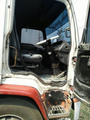 หกล้อ อีซุชุ DEGA195ปี40 พื้นเรียบ ยาว7.20ม สภาพดีพร้อมใช้งาน ทะเบียนพร้อมโอน หกล้อ อีซุชุ DEGA195ปี40 พื้นเรียบ ยาว7.20ม สภาพดีพร้อมใช้งาน ทะเบียนพร้อมโอน