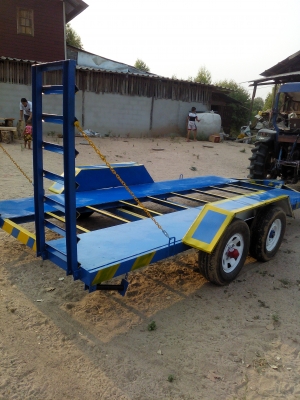 รถลากรถเกี่ยว รถไถ