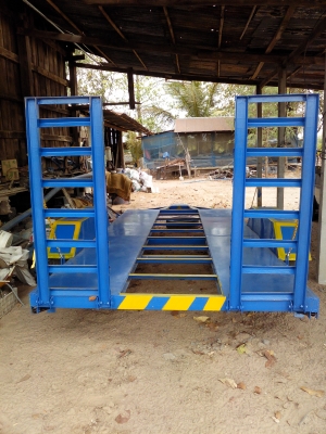 รถลากรถเกี่ยว รถไถ รถลากรถเกี่ยว รถไถ