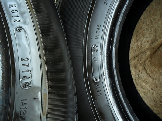 ยางกระบะขอบ15 ดันล็อป215-70-R15 ลงพื้นปี15 (2เส้น1,800)