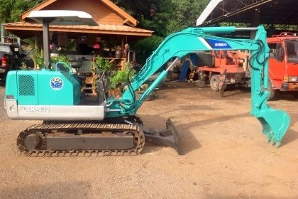 ขายรถขุดเล็ก KOBELCO SK 032 เครื่อง 3 สูบโทโบ เครื่องดี ปั้มดี สภาพพร้อมใช้งาน เป็นรถเก่านอกแท้ 100\% มีเอกสาร ใบอินวอยครบ ราคา 320,000 บาท สนใจติดต่อ 083-3436937